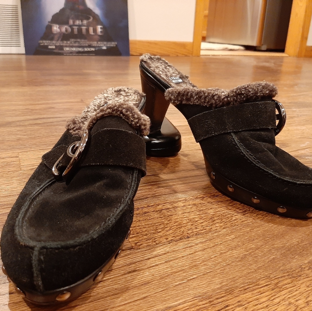 Stuart Weitzman Women's Shoes US 7.5 Black Plush